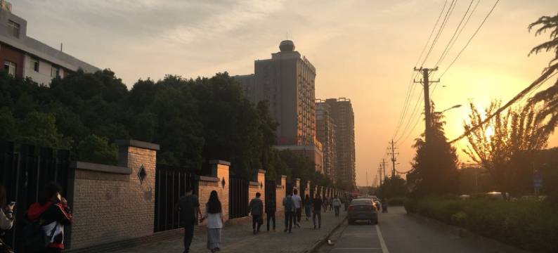 美晨酒店公寓(武汉东湖学院汉口学院店)图片