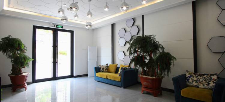 辽阳蜂巢主题酒店图片