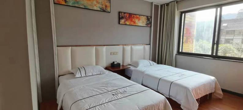 宝山宾馆(梵净山景区东门店)图片