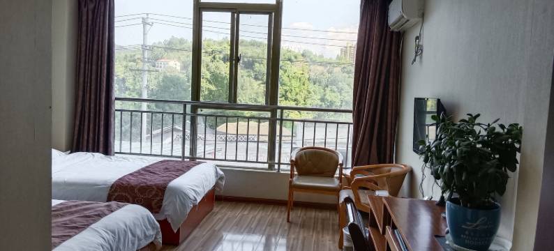 石泉龙江商务酒店图片