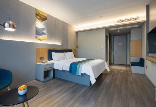 Homeinn Selected Hotel (Yibin Changning High-Speed Railway Station)Hotel Overview