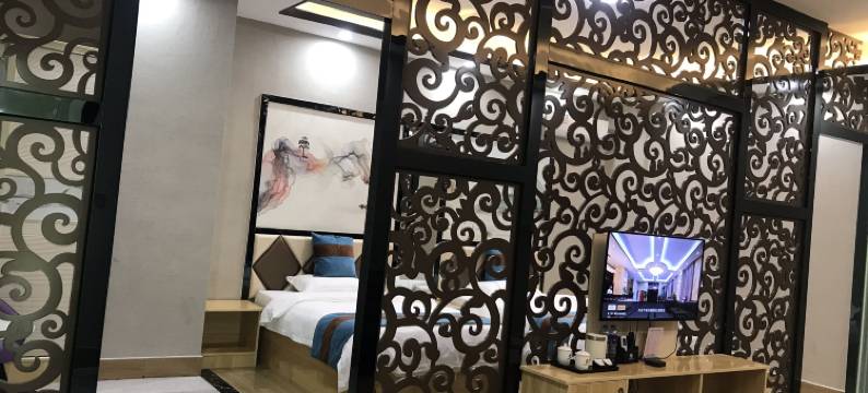 乐嘉精品主题酒店(中山灯都古镇轻轨站店)图片