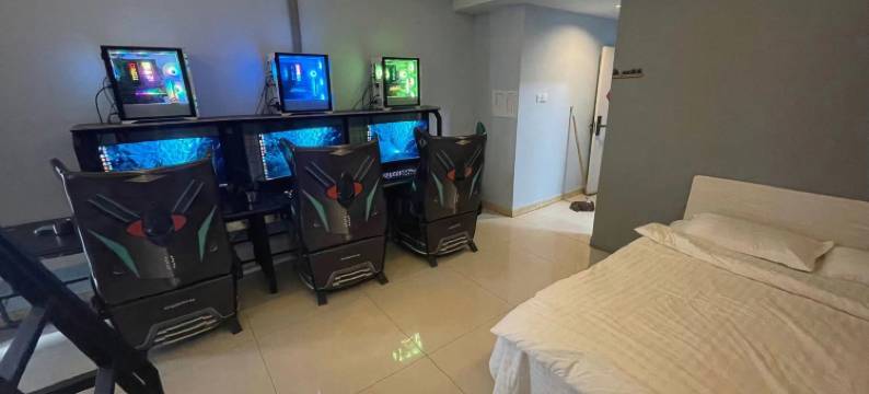 乌海自游空间电竞民宿图片