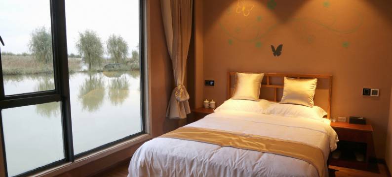 高邮湖芦苇荡湿地公园度假区客房部图片