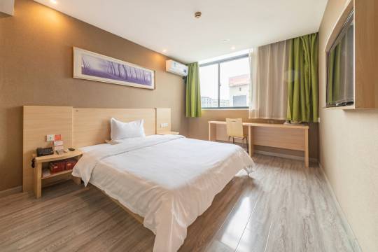 晴天酒店(东台人民医院大润发店)