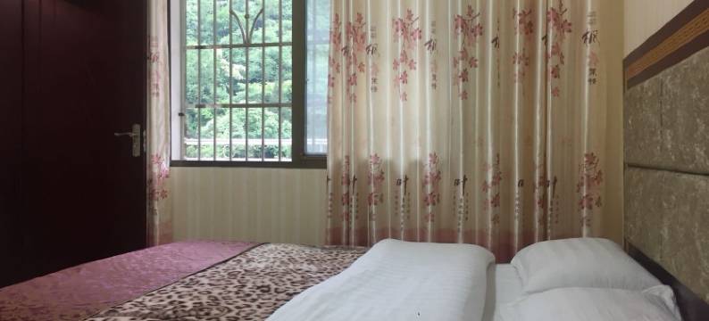 峨眉山峨溪秋月山庄图片