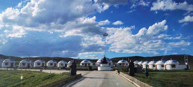 乌兰察布察右后旗火山草原自驾营地图片