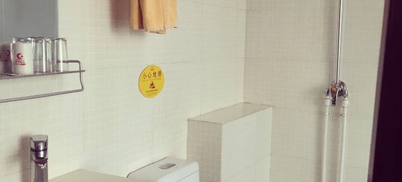 伊宁富强宾馆(伊宁火车站店)图片