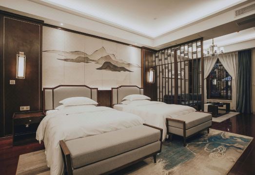 Ba'erhu Hotel Hotel Overview