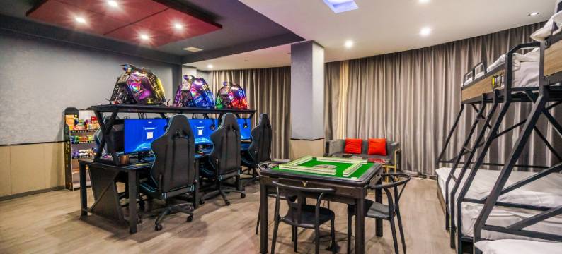 HiGo电竞观影酒店(信阳火车站天润广场店)图片