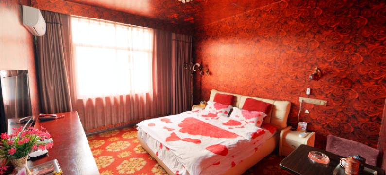 丽江七彩云霞主题酒店图片