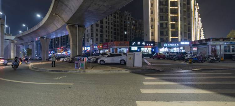 云锦酒店(南昌大学店)图片
