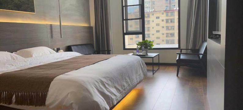 蔓斯顿酒店图片