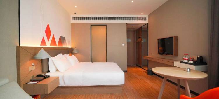 柏曼酒店(中山古镇华艺广场轻轨站店)图片