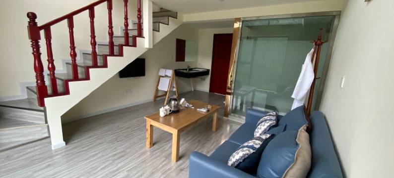 洪雅何老五饭店图片