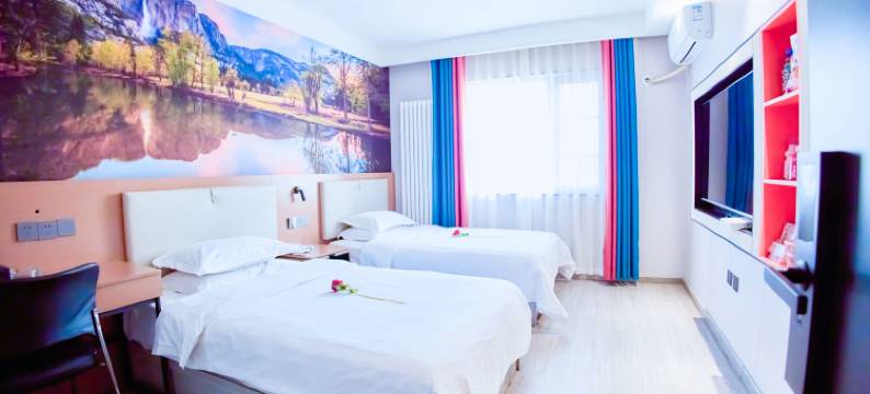 苹果主题酒店(辉县南关时代广场店)图片