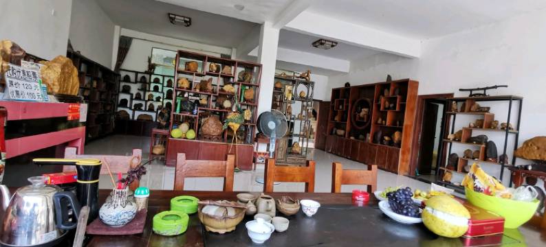 丹霞山聚客居图片