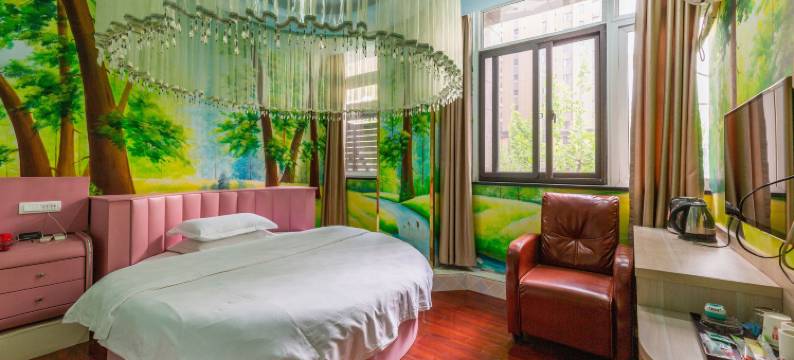 云泊酒店(武汉科技大学青山校区科普公园地铁站店)图片