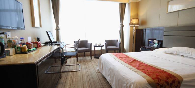 西安和平假日酒店(阿房宫南地铁站吾悦广场店)图片