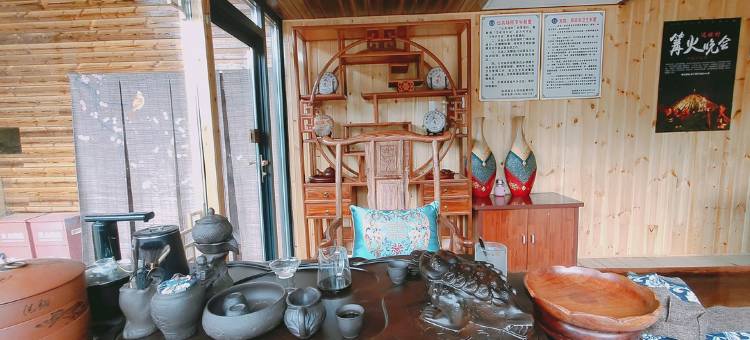 迹墨主题酒店(泸沽湖达祖情人滩店)图片