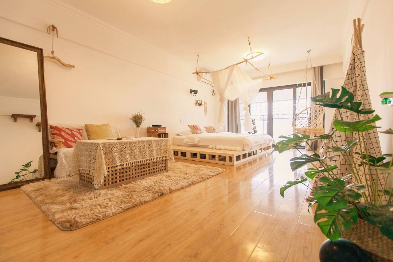 早安江城影院公寓(武汉中南路地铁站亚贸广场店)