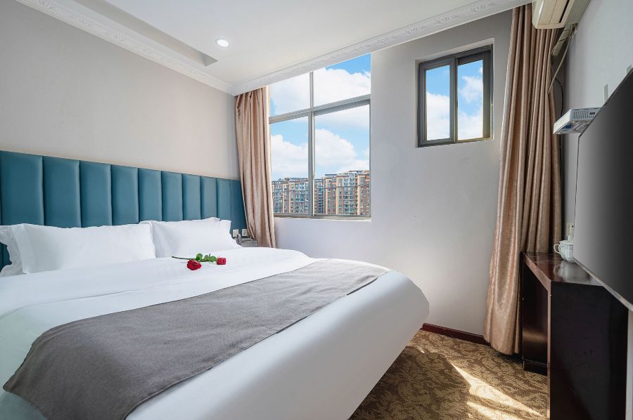 Mingxuan Business Hotel (Xichang Yue Liang Hu Wetland Park)Hotel Overview