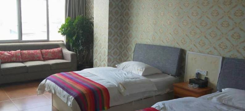 盐源俄域风情酒店图片