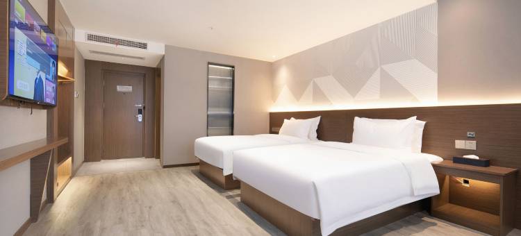 柏曼酒店(武汉黄陂隆汇国贸中心店)图片