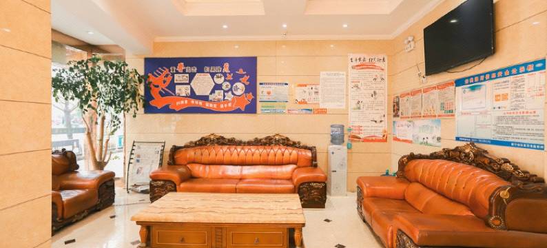 镇宁华运大酒店(黄果树大道店)图片