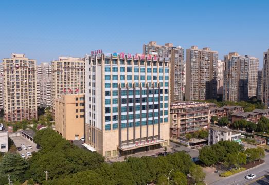 Riverside Garden HotelHotel Overview