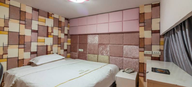 糖果时尚酒店(武汉光谷华师杨家湾地铁站店)图片