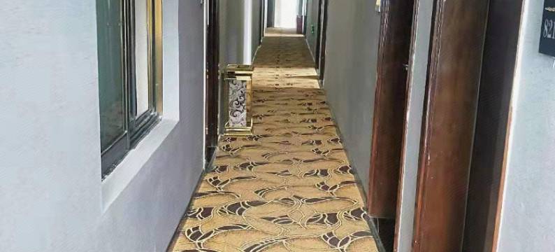 萨嘎圣达假日精品酒店图片