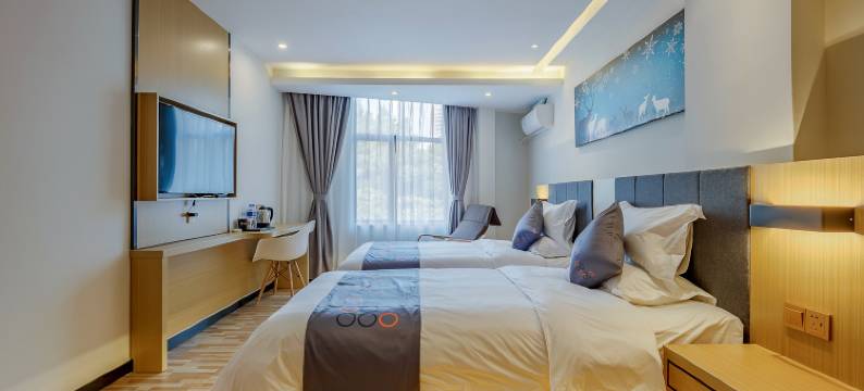 逸米酒店(深圳平湖华南城地铁站店)图片