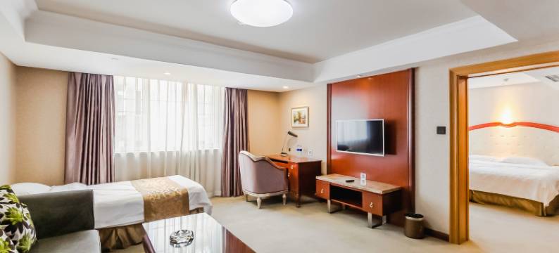 锦州铂晶宫汤泉酒店(锦州火车站店)图片