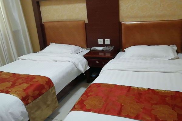 宾馆设有各类客房,房间干净整洁,配套设施齐全,是您到达合作市舒适的