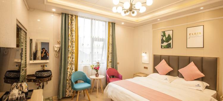 鸿运精品酒店(柳江第二中学柳东公园店)图片