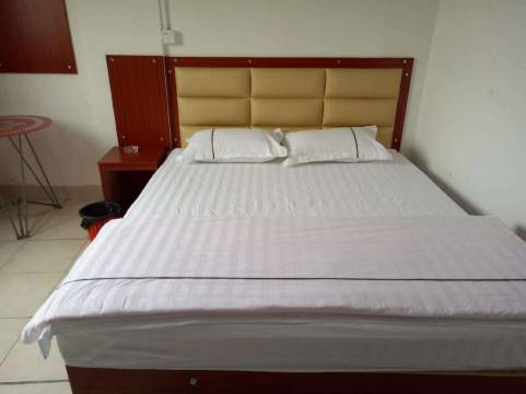 中山榄诚商务住宿