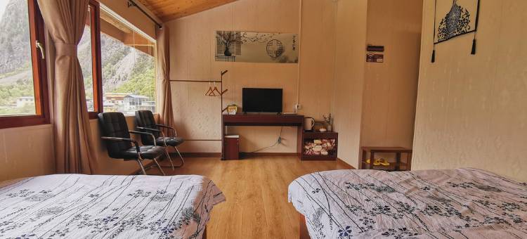 德钦雨崩聚缘小屋观景客栈图片
