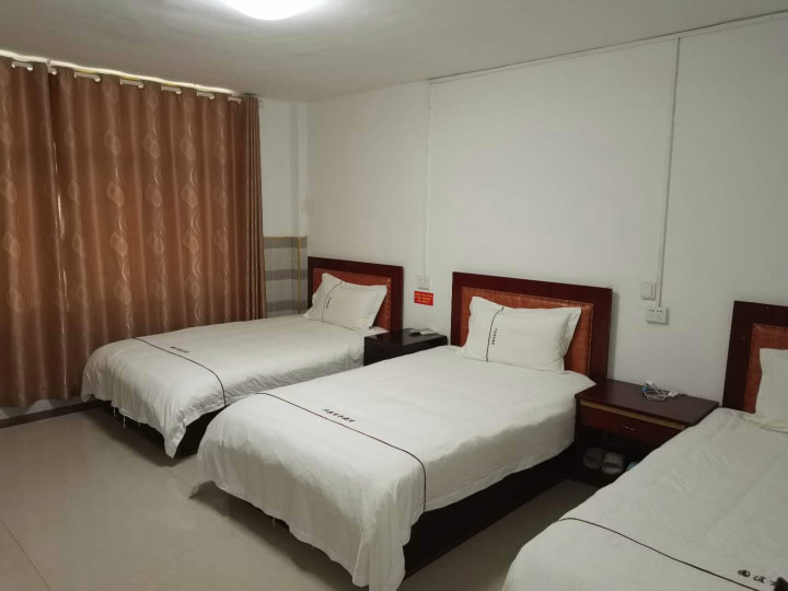 Huachen Business Hotel Over view