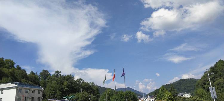 燕子河大峡谷延春宾馆图片