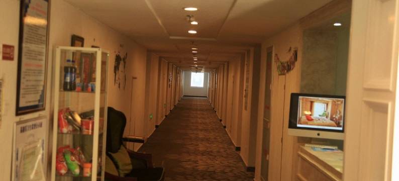 艺宿里酒店(大连高新万达广场店)图片