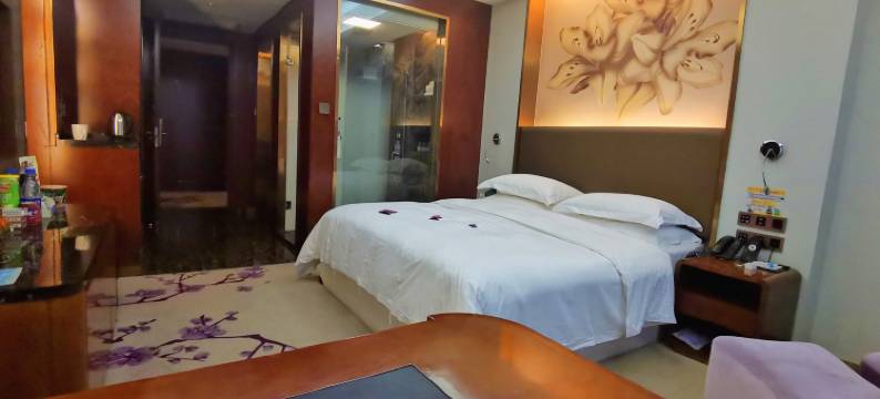 汨罗金碧华府大酒店图片