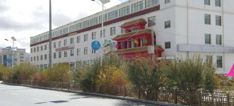 噶尔银泰酒店图片