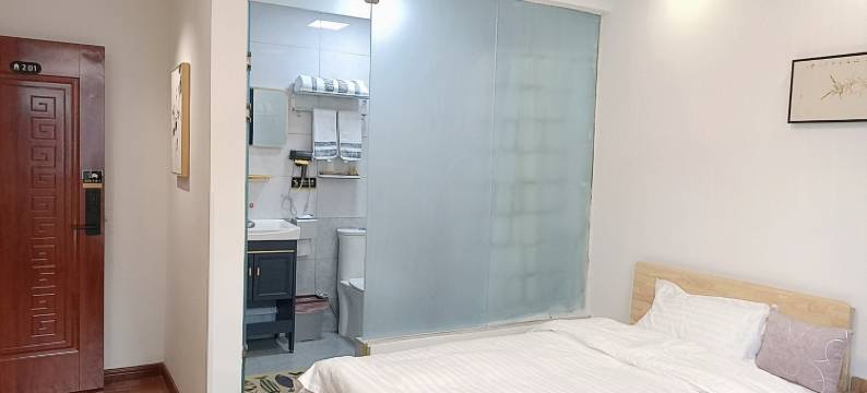 溪岸留苑民宿(开封清明上河园店)图片