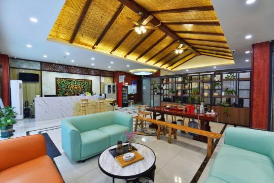 景洪依澜纳酒店(泼水广场店)