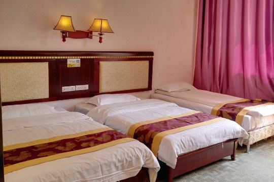 云逸酒店阳朔戏楼汽车客运站店