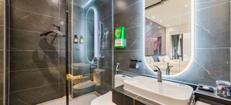 云上艺术酒店(化州火车站店)图片