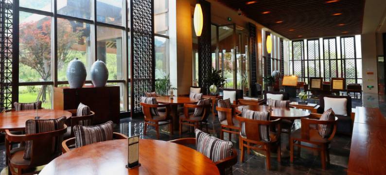 金佛山两江假日酒店图片