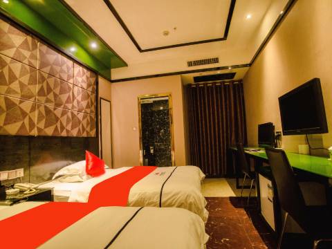 崇阳伊美大酒店(财富广场店)