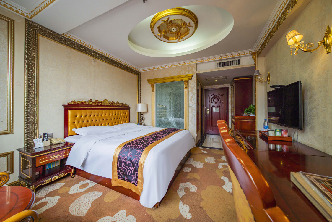 Yifeng HotelHotel Overview